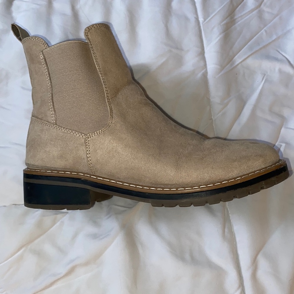 Kenzie Chelsea Boots